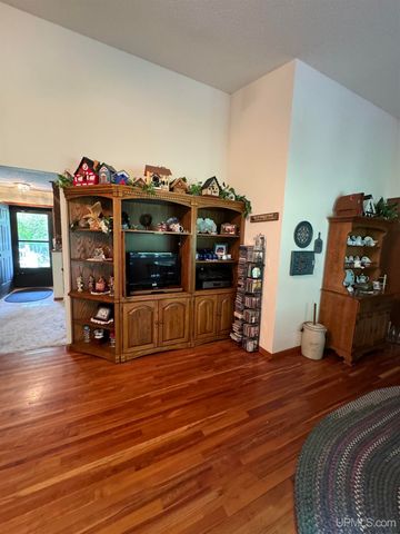 W5940 Springview Dr, Norway, MI 49870