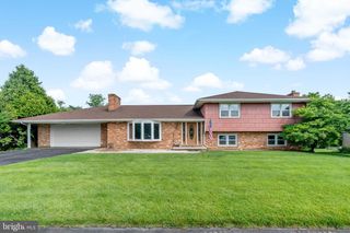 319 HERMITAGE DR, Martinsburg, WV 25405