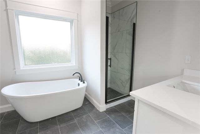 27 Kirkcudbright Lane, Bella Vista, AR 72715