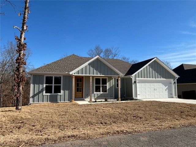 27 Kirkcudbright Lane, Bella Vista, AR 72715