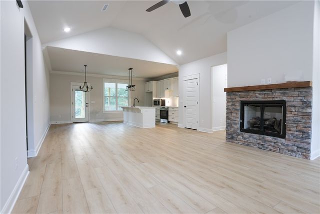 27 Kirkcudbright Lane, Bella Vista, AR 72715