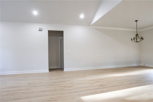 27 Kirkcudbright Lane, Bella Vista, AR 72715