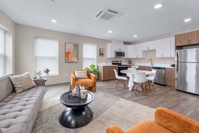 375 Cummins Highway 202, Boston, MA 02131