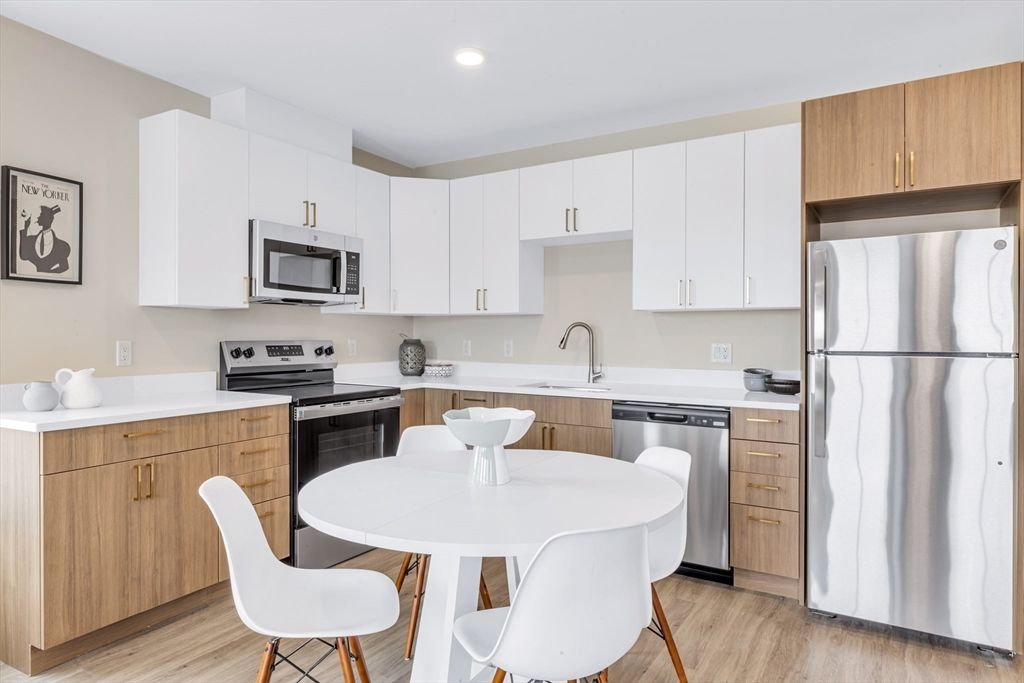 375 Cummins Highway 202, Boston, MA 02131