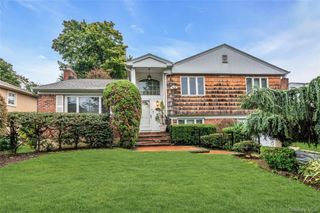 36 Burton Avenue, Plainview, NY 11803