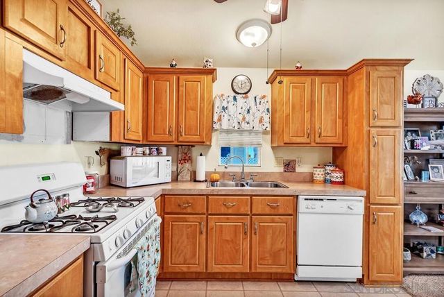 677 G St SPC 51, Chula Vista, CA 91910