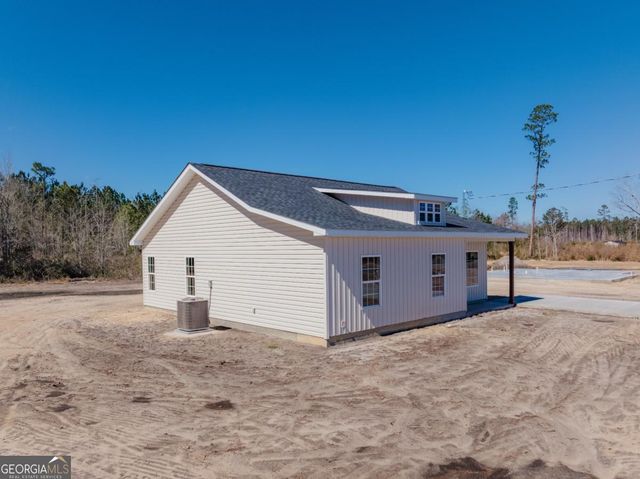 596 Beach Road, Baxley, GA 31513