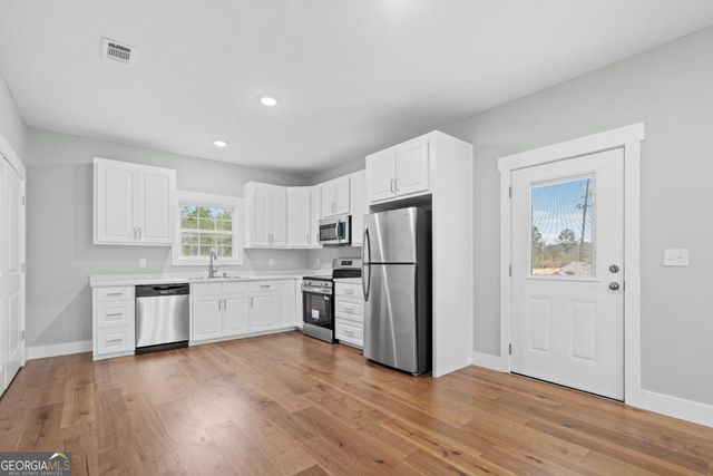 596 Beach Road, Baxley, GA 31513