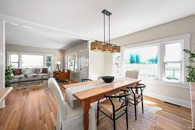 2855 Fulton Rd, Fulton, CA 95439