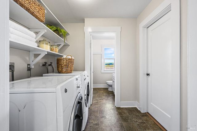 2855 Fulton Rd, Fulton, CA 95439