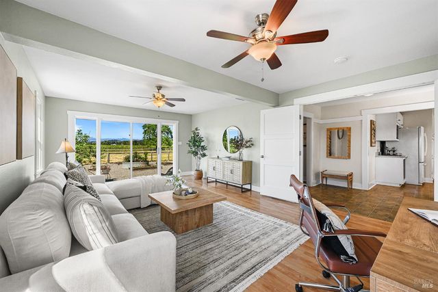 2855 Fulton Rd, Fulton, CA 95439