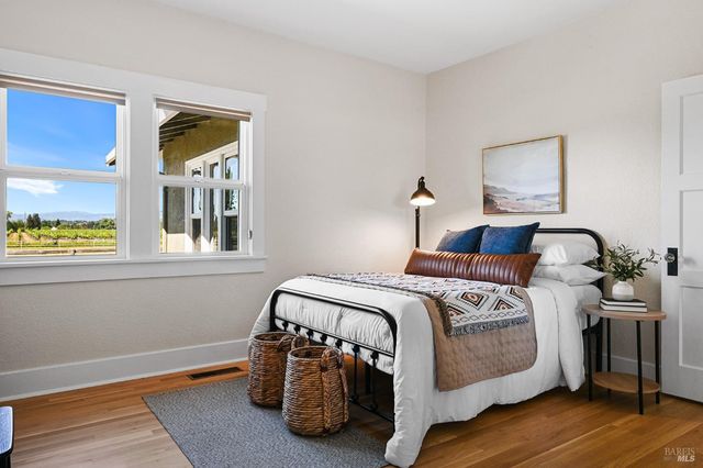 2855 Fulton Rd, Fulton, CA 95439