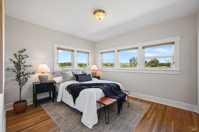 2855 Fulton Rd, Fulton, CA 95439