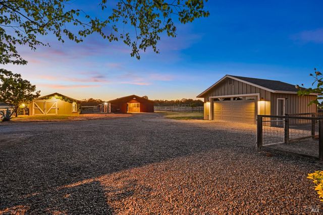 2855 Fulton Rd, Fulton, CA 95439