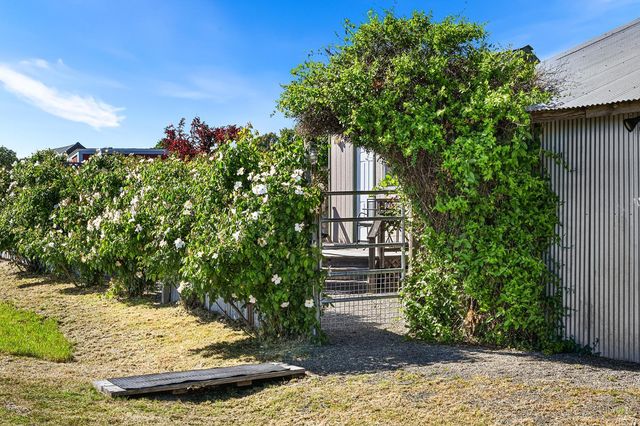 2855 Fulton Rd, Fulton, CA 95439