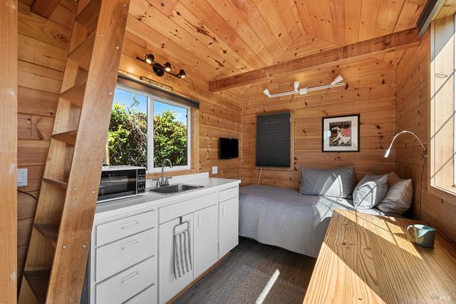 2855 Fulton Rd, Fulton, CA 95439