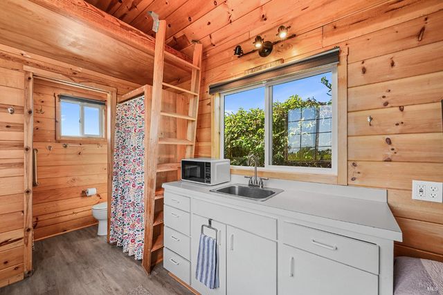 2855 Fulton Rd, Fulton, CA 95439