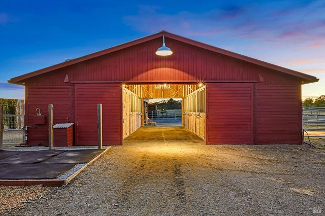 2855 Fulton Rd, Fulton, CA 95439