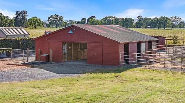 2855 Fulton Rd, Fulton, CA 95439