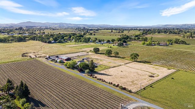 2855 Fulton Rd, Fulton, CA 95439