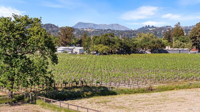 2855 Fulton Rd, Fulton, CA 95439