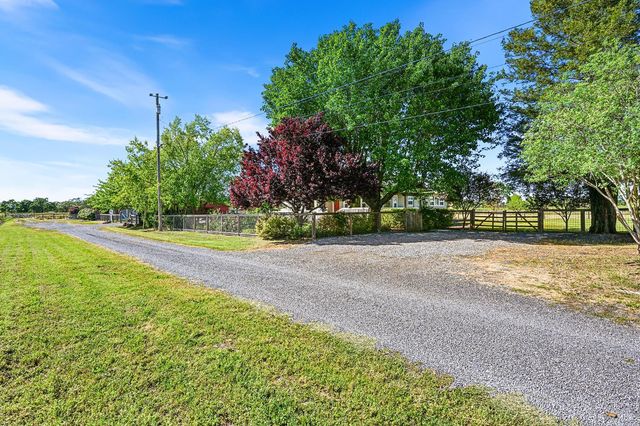 2855 Fulton Rd, Fulton, CA 95439