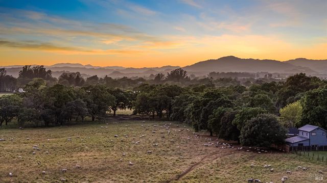 2855 Fulton Rd, Fulton, CA 95439