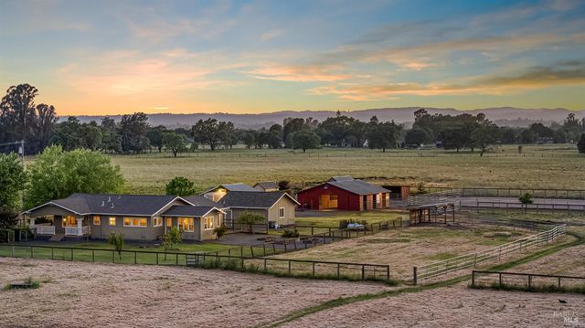 2855 Fulton Rd, Fulton, CA 95439