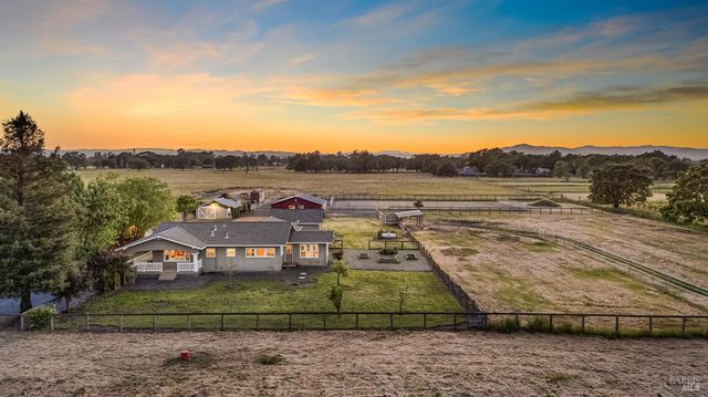 2855 Fulton Rd, Fulton, CA 95439