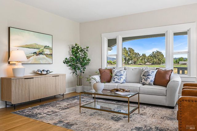 2855 Fulton Rd, Fulton, CA 95439