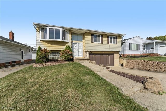 14775 Lisa Drive, Maple Heights, OH 44137