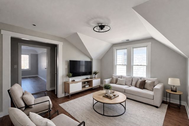 315 W 111th Street 2, Chicago, IL 60628