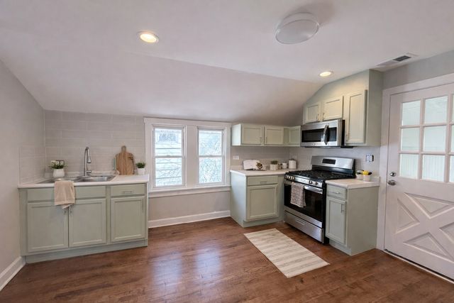 315 W 111th Street 2, Chicago, IL 60628