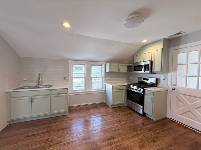 315 W 111th Street 2, Chicago, IL 60628