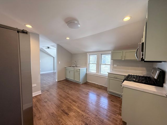 315 W 111th Street 2, Chicago, IL 60628