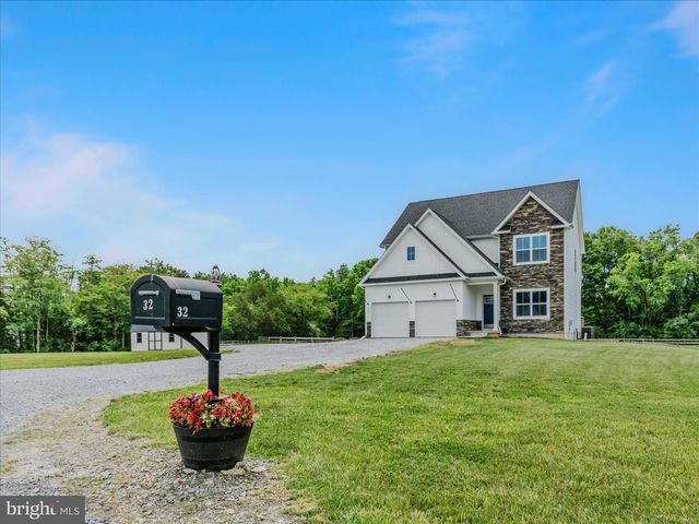 32 TROPHY CT, Kearneysville, WV 25430