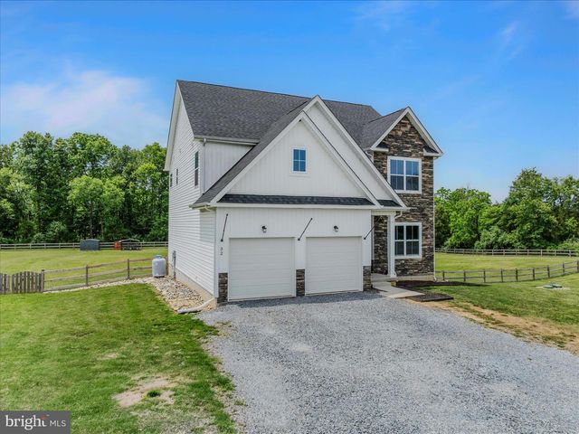32 TROPHY CT, Kearneysville, WV 25430