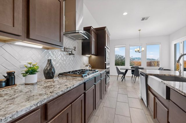 6914 Cleary Loop NE, Rio Rancho, NM 87144