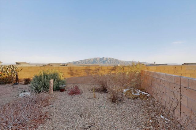 6914 Cleary Loop NE, Rio Rancho, NM 87144