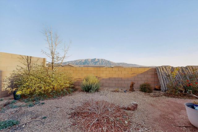 6914 Cleary Loop NE, Rio Rancho, NM 87144