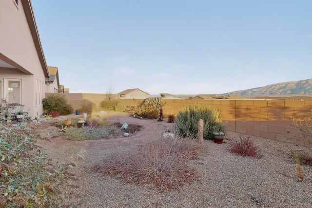 6914 Cleary Loop NE, Rio Rancho, NM 87144