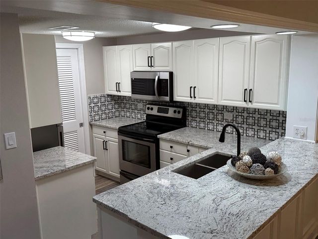 36750 US HIGHWAY 19 N 9-303, Palm Harbor, FL 34684