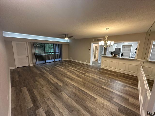 36750 US HIGHWAY 19 N 9-303, Palm Harbor, FL 34684