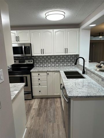 36750 US HIGHWAY 19 N 9-303, Palm Harbor, FL 34684