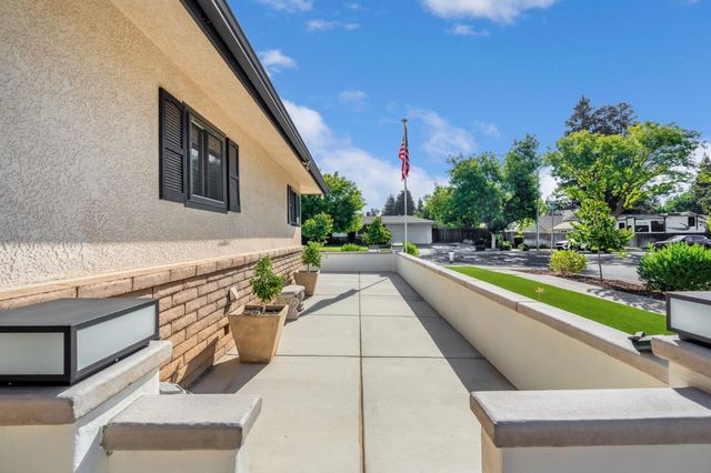 6615 N Harrison Avenue, Fresno, CA 93711