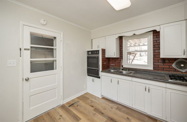4290 NW 11th Street, Des Moines, IA 50313