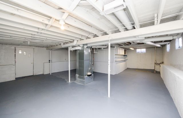 4290 NW 11th Street, Des Moines, IA 50313