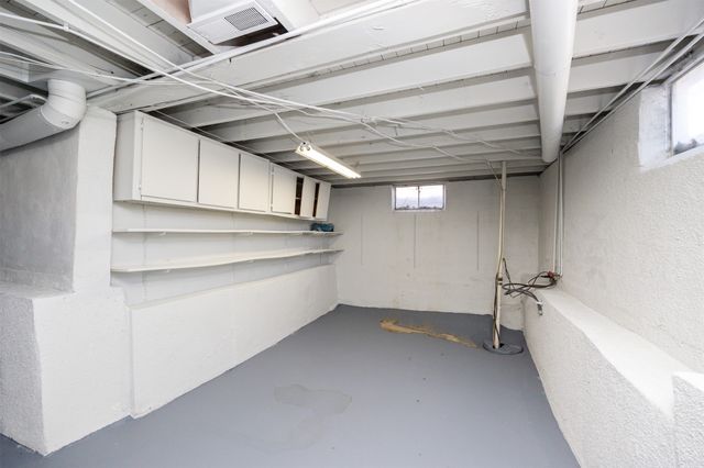 4290 NW 11th Street, Des Moines, IA 50313
