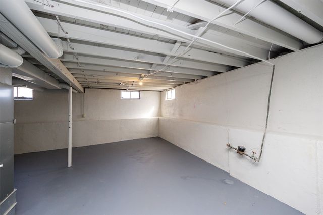 4290 NW 11th Street, Des Moines, IA 50313