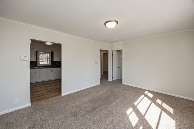 4290 NW 11th Street, Des Moines, IA 50313